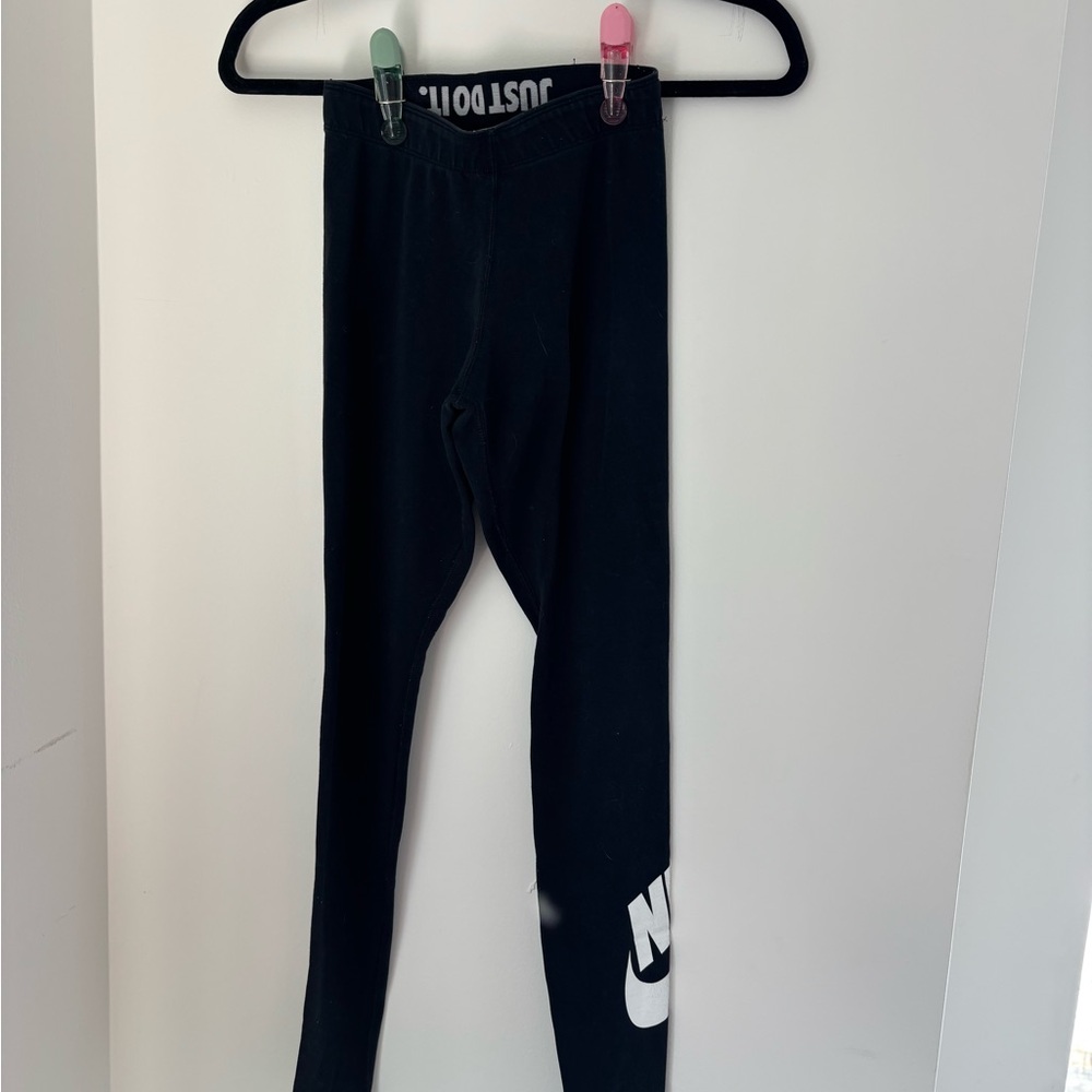 Nike Black Leggings with Elastic Waistband and Swoosh Logo